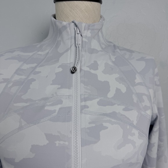 NEW Lululemon Define jacket 8 Gray Camo Luxtreme Stretch Full Zip Fitted Fitness - Picture 2 of 10